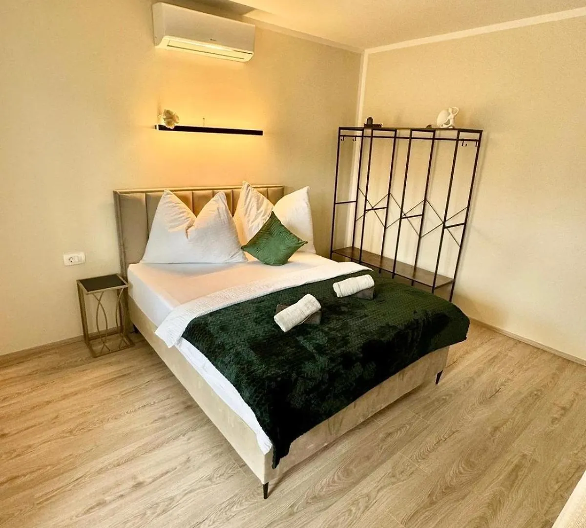 Cellinis Home Apartment Jadranovo