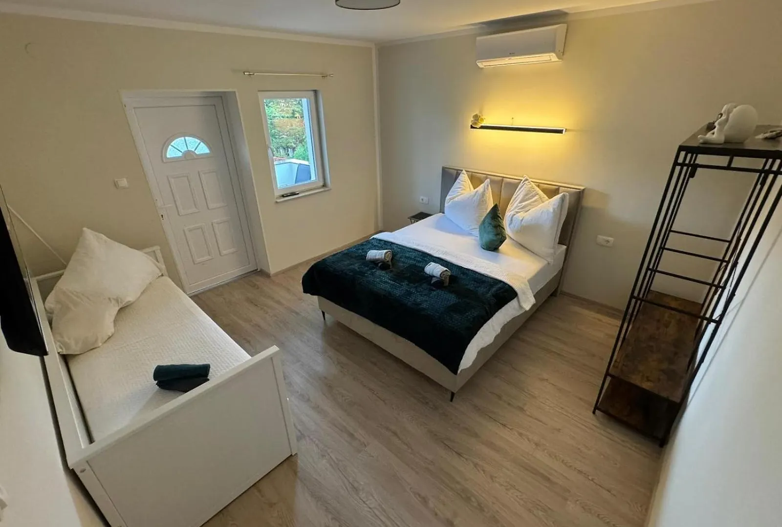 Cellinis Home Apartment Jadranovo