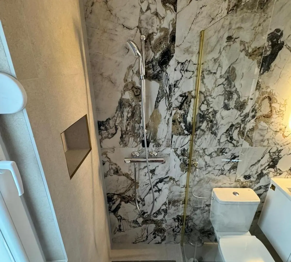 Cellinis Home Apartment Jadranovo