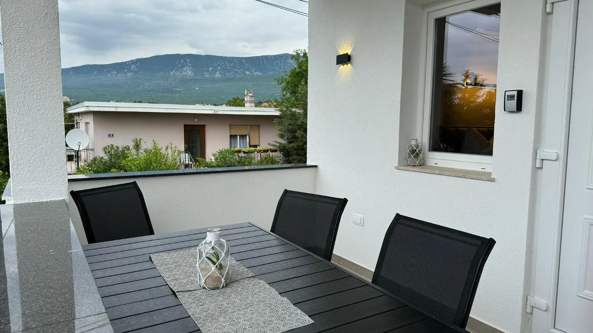 Cellinis Home Apartment Jadranovo